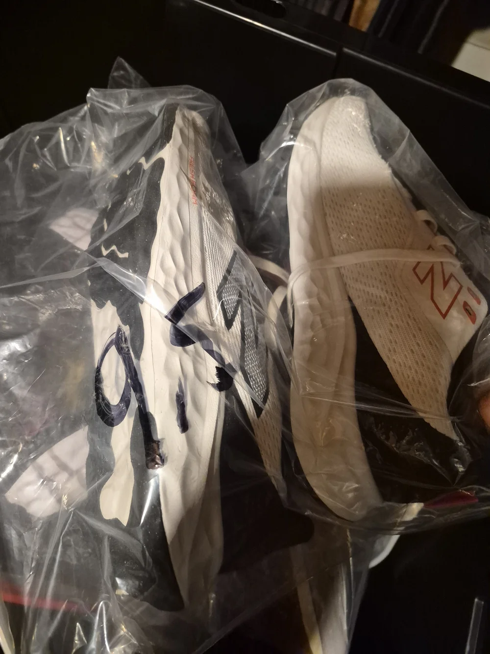 New Balance Men's White and Navy Lightweight Sneakers